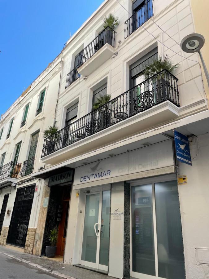 Madison Rooms 锡切斯 外观 照片